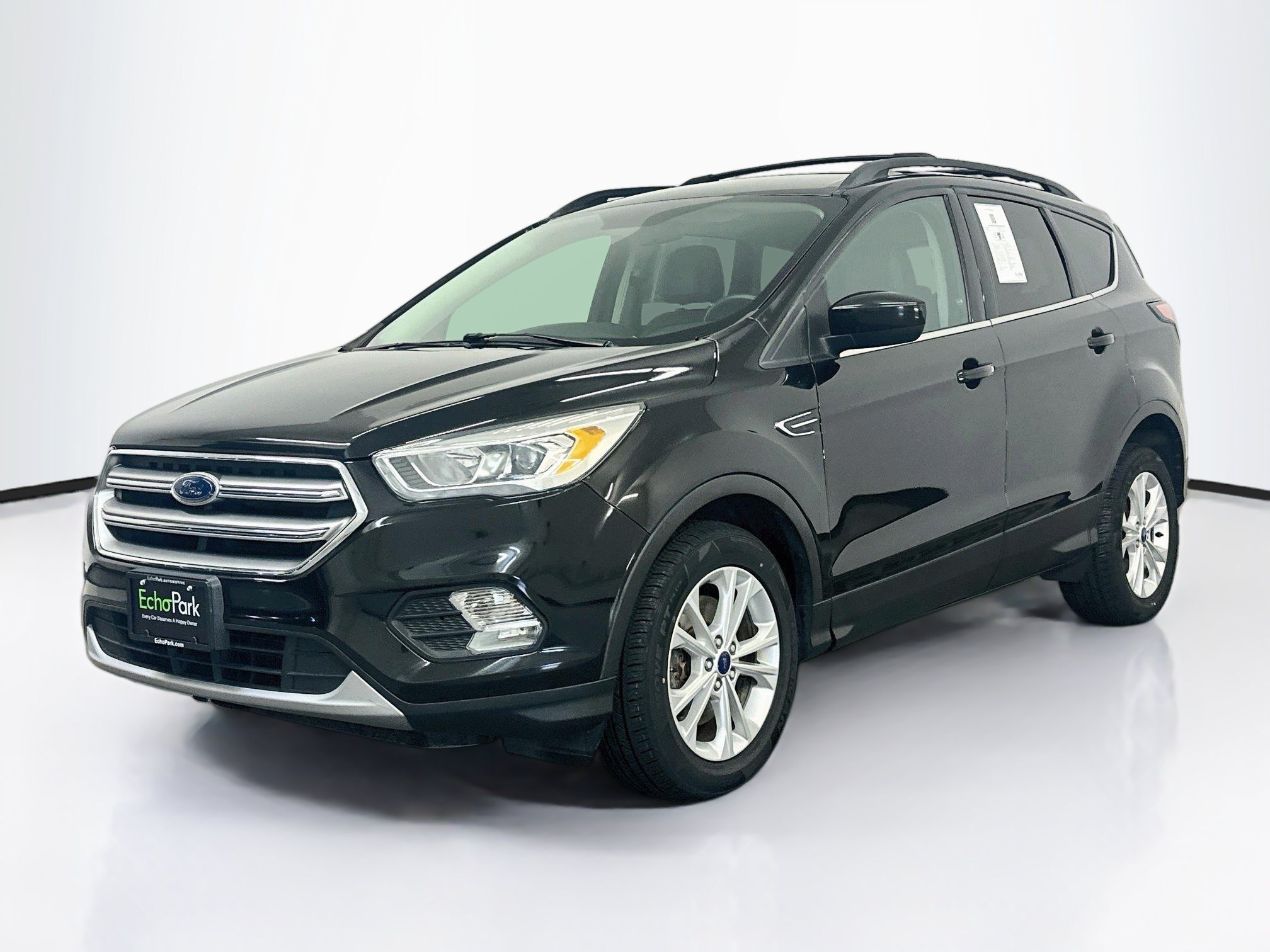 Used 2017 Ford Escape SE w/ SE Leather Comfort Package AWD/4WD image 3