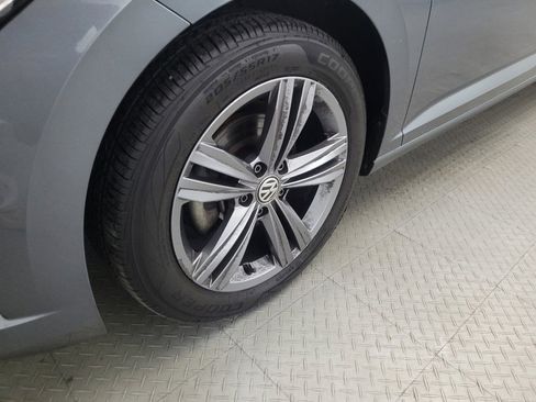 Used 2020 Volkswagen Jetta R-Line w/ R-Line Cold Weather Package FWD image 31