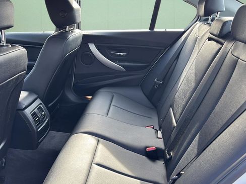 Used 2017 BMW 320i Sedan w/ Driver Assistance Package image 21