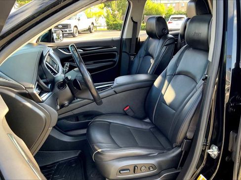 Used 2021 Buick Enclave Avenir image 7