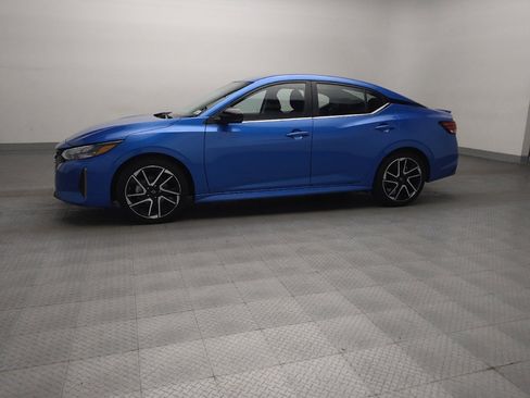 Used 2025 Nissan Sentra SR FWD image 2