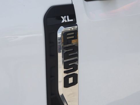 Used 2024 Ford F250 XL w/ Snow Plow/Camper Package AWD/4WD image 55