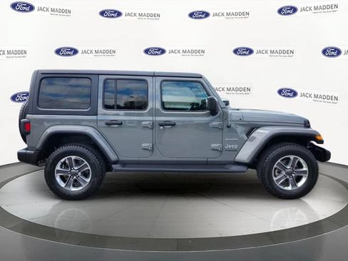 Used 2021 Jeep Wrangler Unlimited Sahara w/ Cold Weather Group AWD/4WD image 6