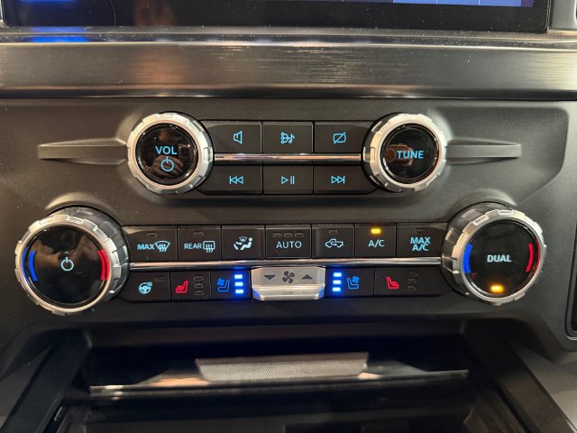 Certified 2024 Ford F250 Lariat w/ Lariat Ultimate Package AWD/4WD image 17