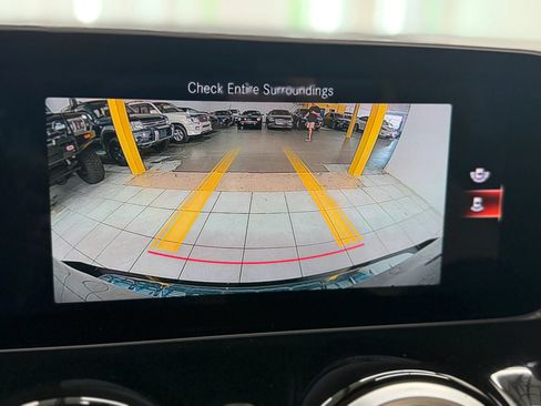 Used 2020 Mercedes-Benz GLB 250 w/ Premium Package image 30
