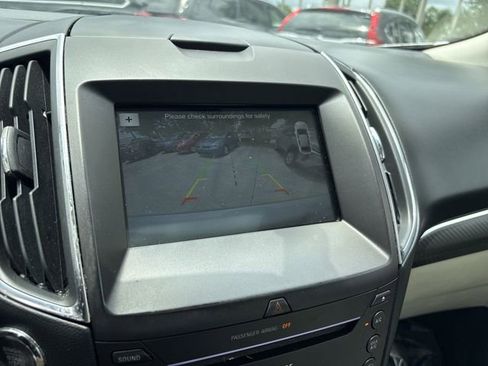 Used 2018 Ford Edge Titanium w/ Equipment Group 301A FWD image 17