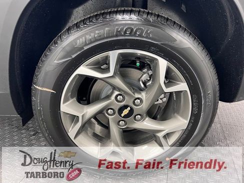 New 2025 Chevrolet Trax LT w/ Sunroof Package image 26