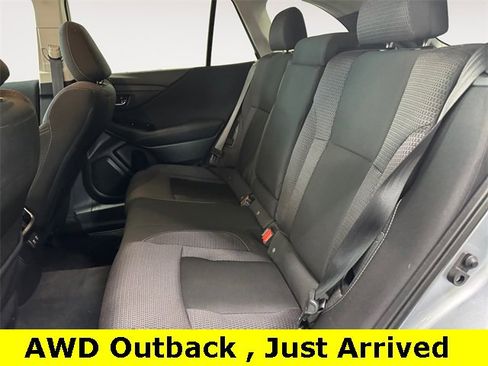 Used 2022 Subaru Outback Premium image 6