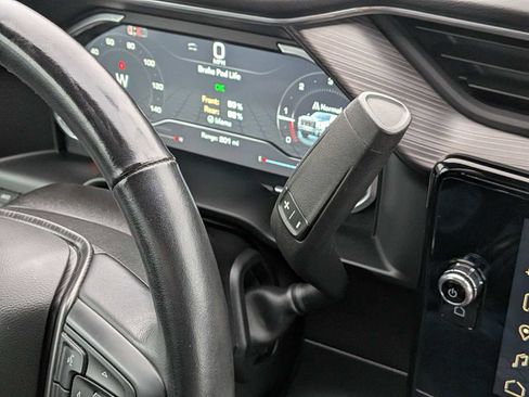 Used 2024 GMC Sierra 2500 Denali Ultimate image 32