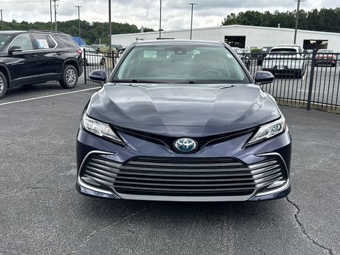 Used 2022 Toyota Camry LE FWD image 3