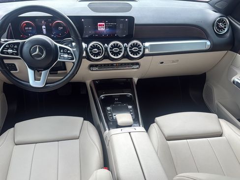 Used 2021 Mercedes-Benz GLB 250 w/ Premium Package image 11