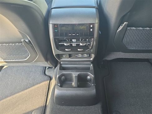 Used 2025 Jeep Grand Cherokee L Altitude image 22