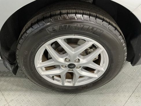 Used 2024 Ford Edge SEL image 37