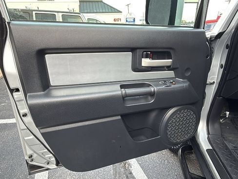Used 2008 Toyota FJ Cruiser 4WD image 9