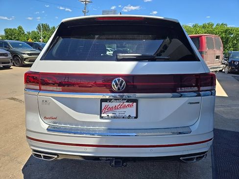 Used 2024 Volkswagen Atlas SEL Premium R-Line AWD/4WD image 9