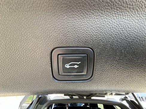 Used 2021 GMC Yukon SLT w/ SLT Luxury Plus Package RWD image 37