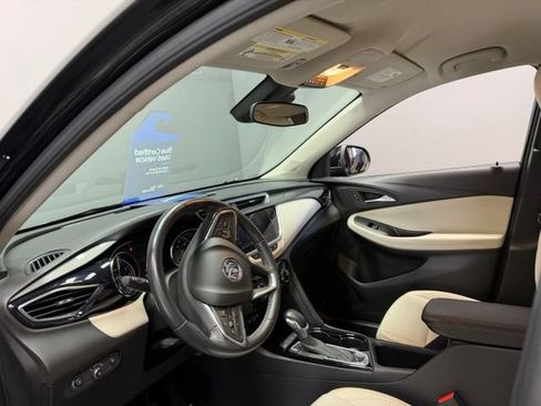 Used 2022 Buick Encore GX Preferred w/ Sport Touring Package FWD image 16