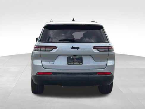 Used 2023 Jeep Grand Cherokee L Laredo AWD/4WD image 6