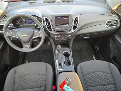 Used 2020 Chevrolet Equinox LT w/ LPO, Floor Liner Package FWD image 19