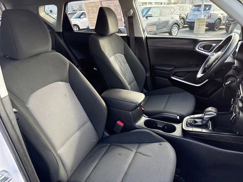 Used 2023 Kia Soul LX w/ LX Technology Package image 42