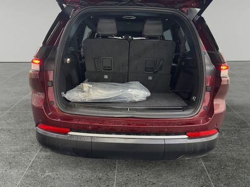 New 2026 Jeep Grand Cherokee L Limited AWD/4WD image 16