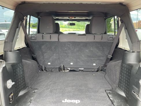 Used 2017 Jeep Wrangler Unlimited Sport w/ Quick Order Package 24S AWD/4WD image 11