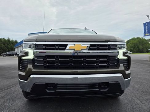 Used 2023 Chevrolet Silverado 1500 LT AWD/4WD image 7