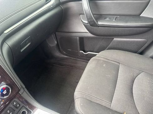 Used 2017 Chevrolet Traverse LT FWD image 9