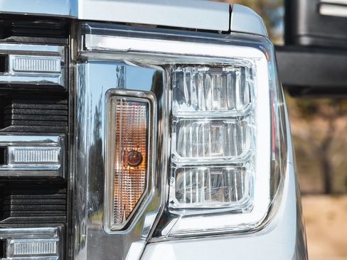 Used 2023 GMC Sierra 2500 SLE w/ SLE Convenience Package image 3