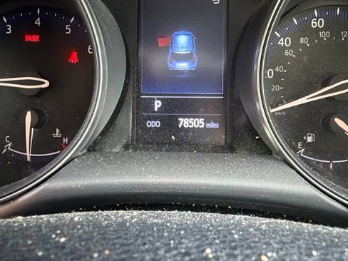 Used 2019 Toyota C-HR LE FWD image 3
