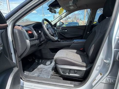 Used 2021 Nissan Rogue SV AWD/4WD image 15