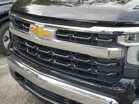 Used 2023 Chevrolet Silverado 1500 LT image 4