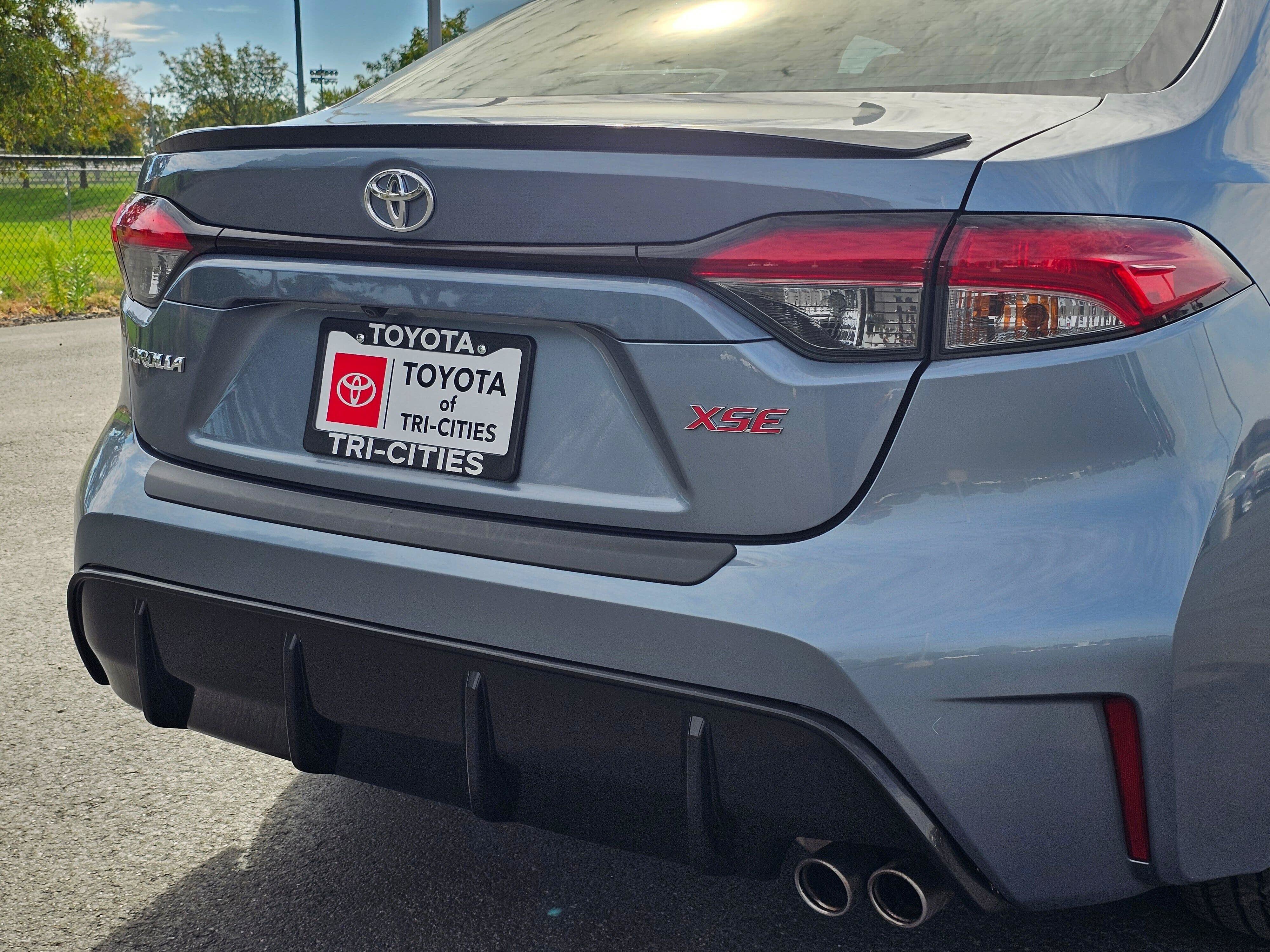 Used 2024 Toyota Corolla XSE FWD image 13