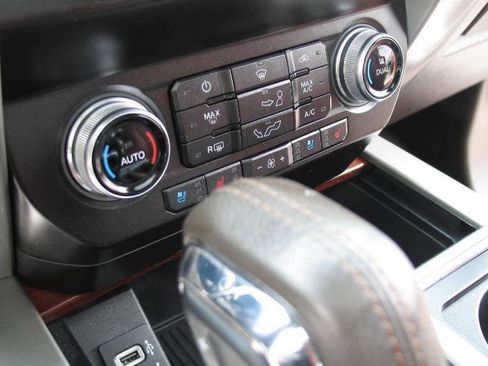 Used 2019 Ford F150 King Ranch w/ Equipment Group 601A Luxury AWD/4WD image 47