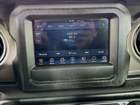 Used 2023 Jeep Wrangler Sport image 17