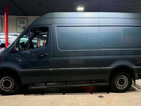 Used 2019 Mercedes-Benz Sprinter 144 image 4