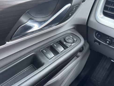 Used 2022 GMC Terrain SLT image 23