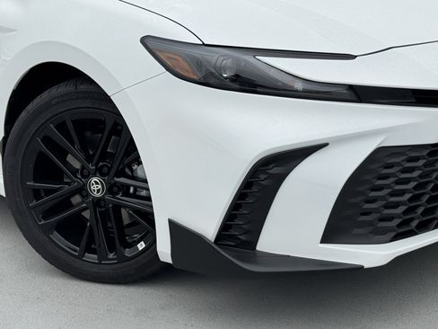 New 2026 Toyota Camry SE FWD image 10