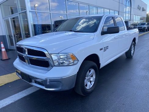 Used 2021 RAM 1500 Classic SLT image 4