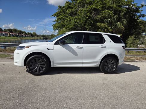 New 2025 Land Rover Discovery Sport S image 8