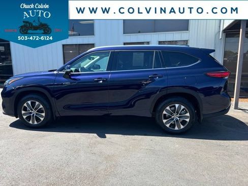 Used 2021 Toyota Highlander XLE AWD/4WD image 10