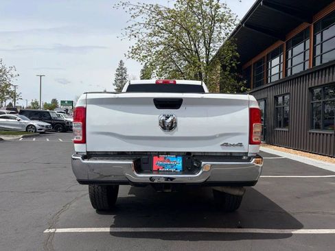 Used 2022 RAM 2500 Tradesman w/ Chrome Appearance Group AWD/4WD image 4