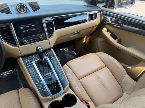 Used 2018 Porsche Macan image 43