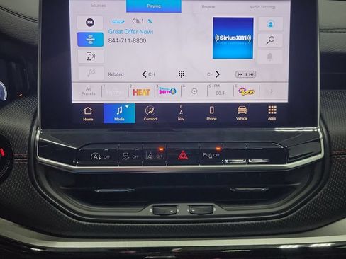 New 2026 Jeep Compass Trailhawk w/ Sun, Sound & Navigation Group AWD/4WD image 16