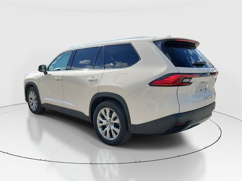 Used 2024 Toyota Grand Highlander Limited image 5