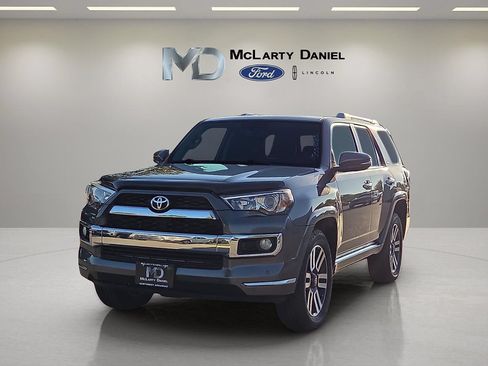 Used 2018 Toyota 4Runner Limited AWD/4WD image 2
