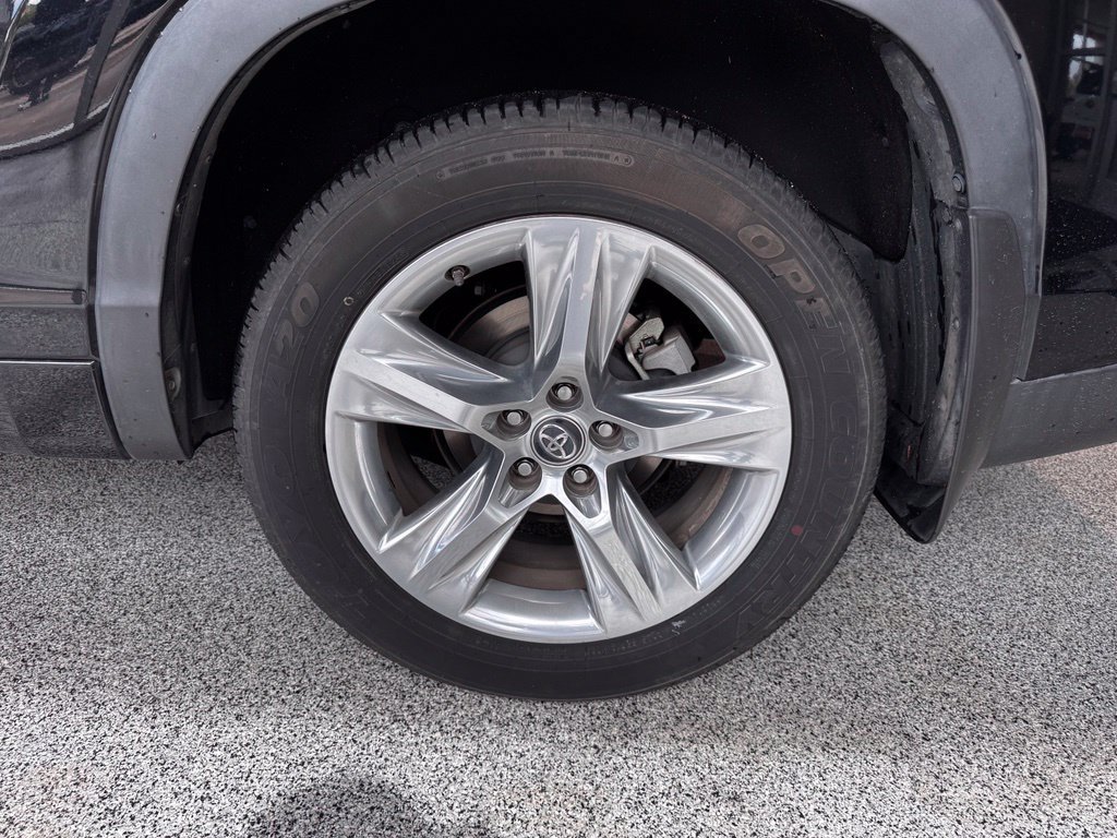 Used 2017 Toyota Highlander Limited AWD/4WD image 14