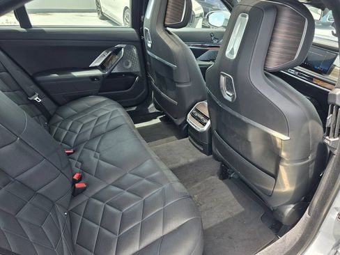 Used 2024 BMW 760i xDrive w/ Executive Package AWD/4WD image 23