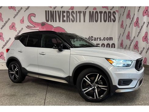 Used 2021 Volvo XC40 T5 R-Design image 2