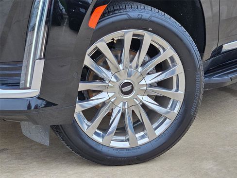 Used 2024 Cadillac Escalade Premium Luxury RWD image 7